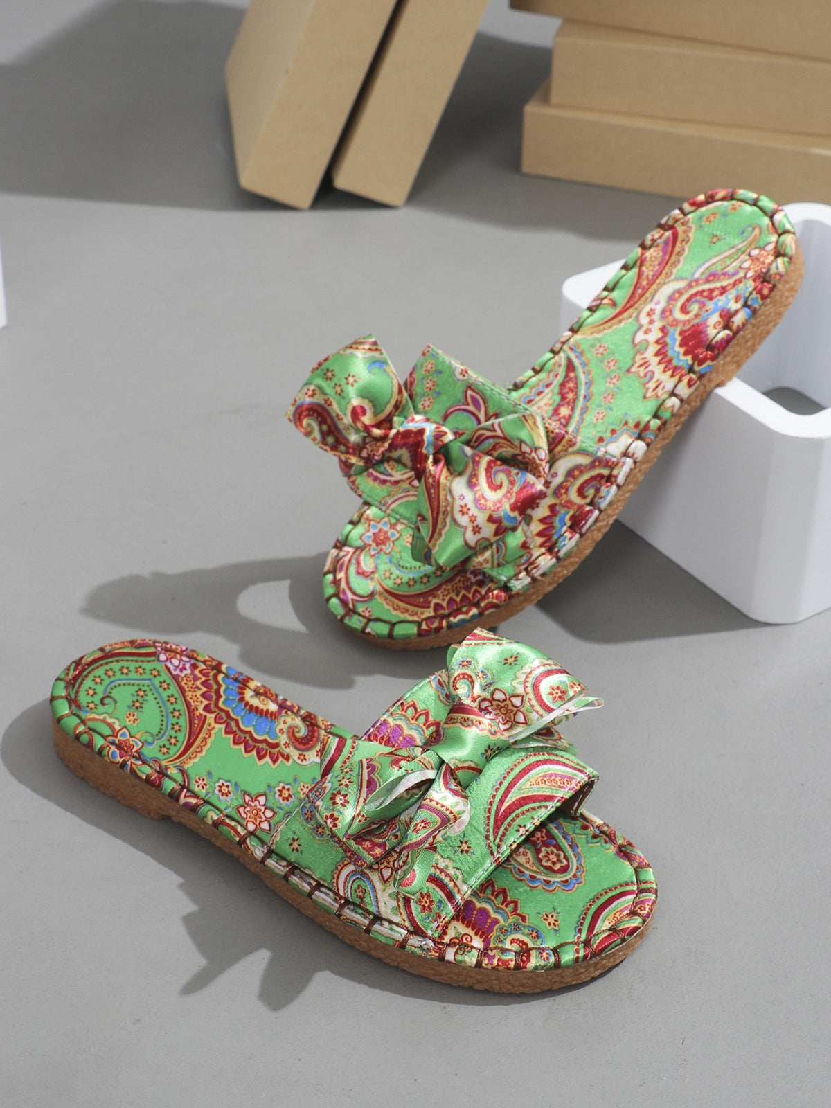 Bow Printed Open Toe Flat Resort Sandals