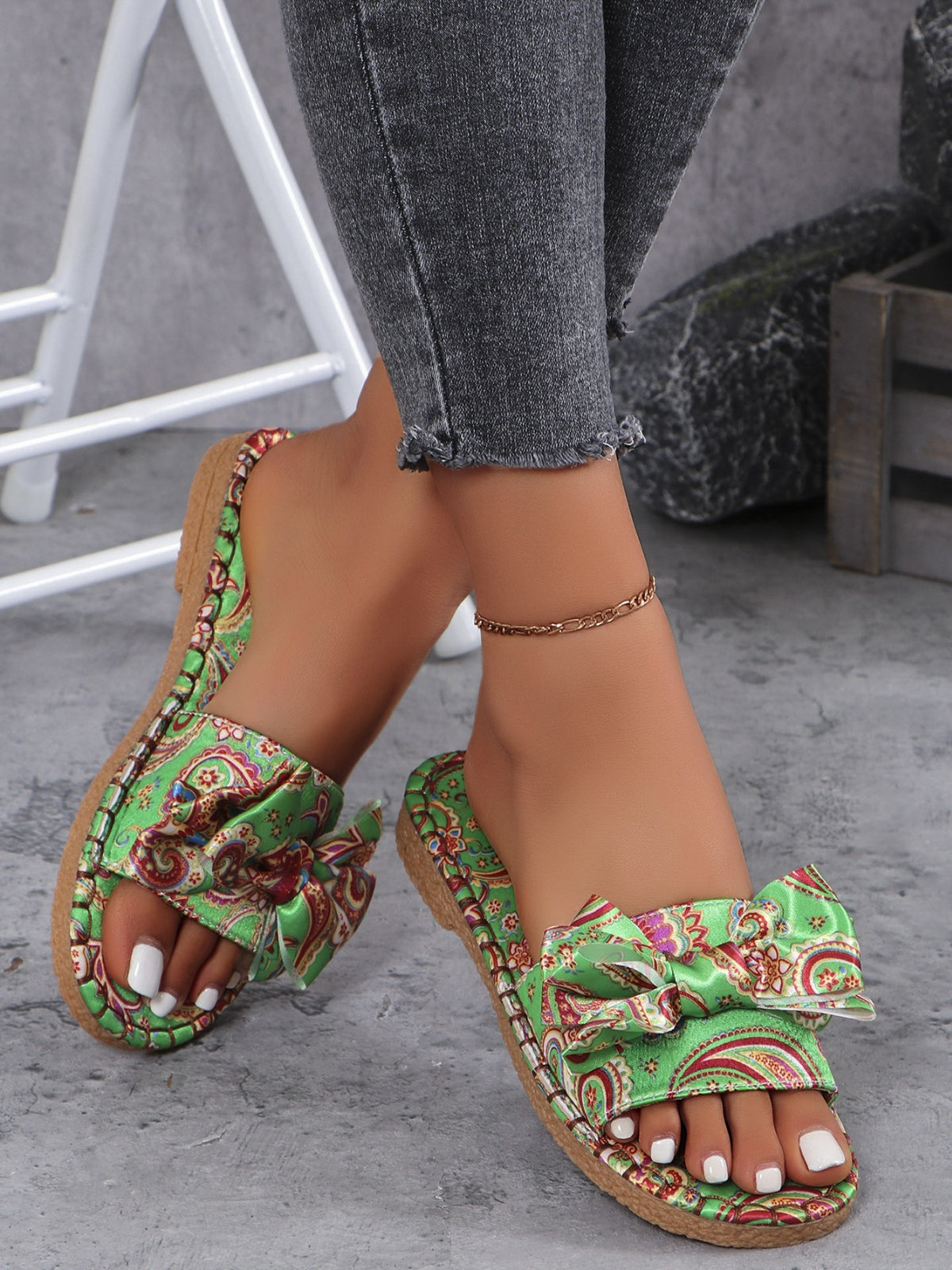 Bow Printed Open Toe Flat Resort Sandals