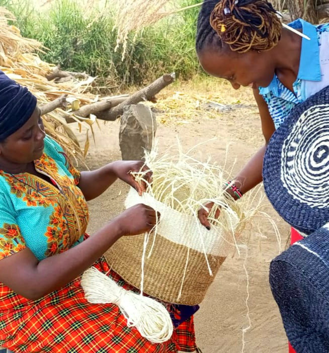 Kenyan Artisan Balance Stripes Handwoven Beach Straw Tote Basket