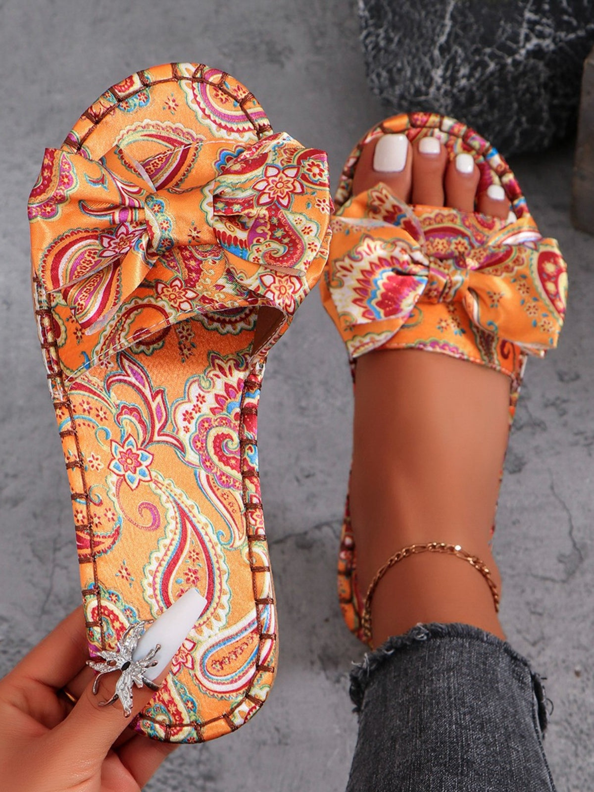 Bow Printed Open Toe Flat Resort Sandals