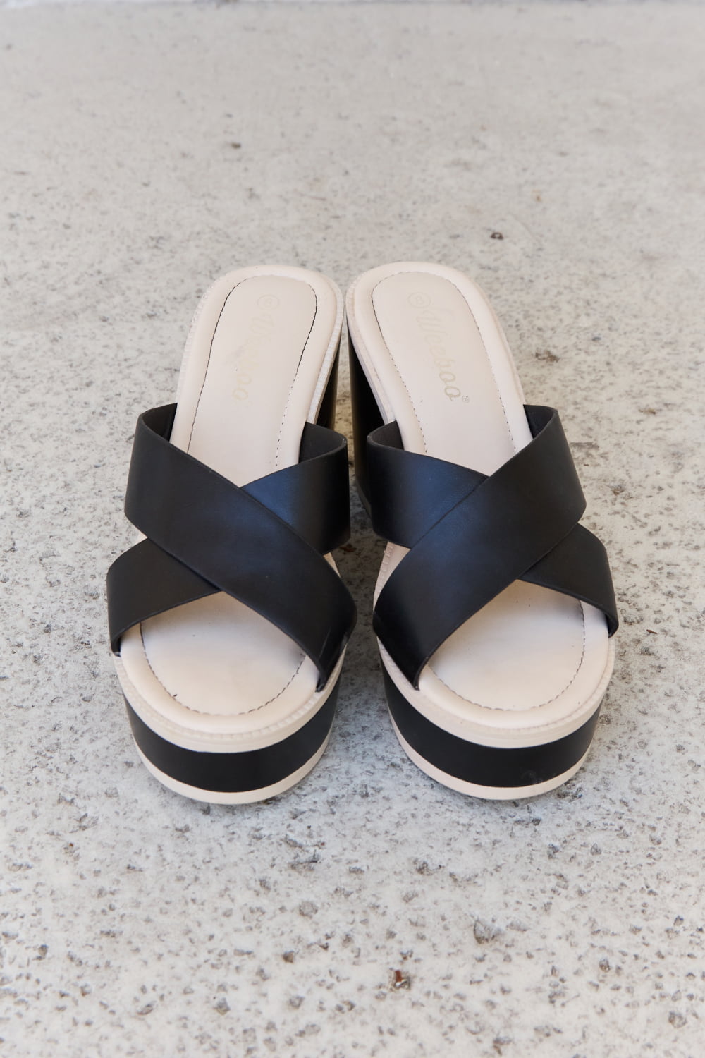 Platform Resort Sandals in Black