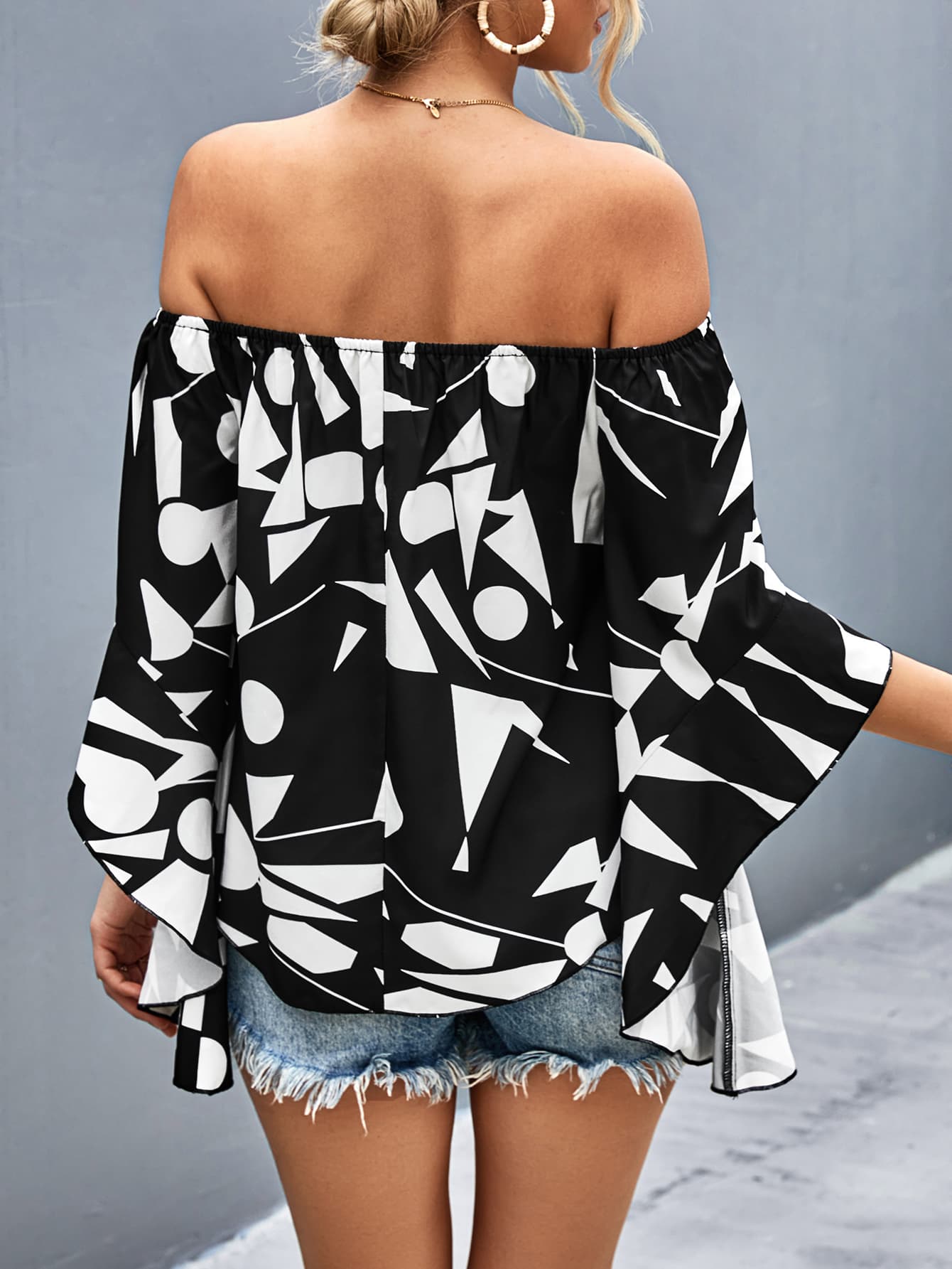 Resort Off-Shoulder Bell Sleeve Blouse