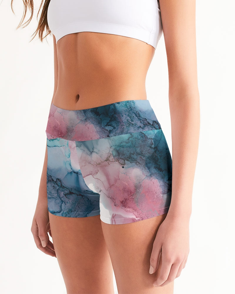 Smooth Women's Mid-Rise Yoga Shorts