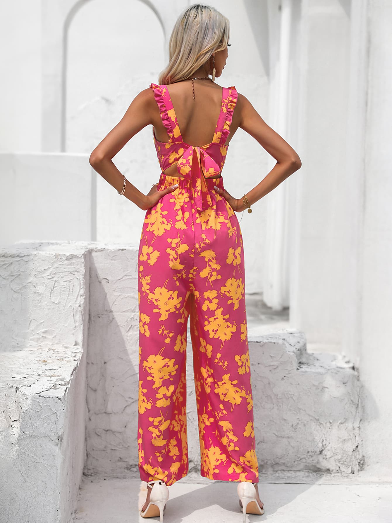 Floral Square Neck Cutout Tie Back Jumpsuit – The Landing World