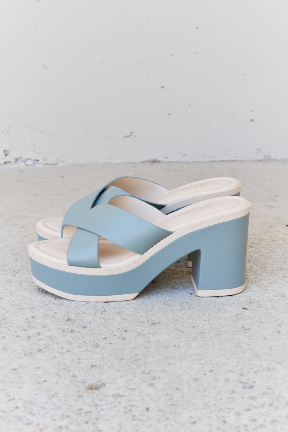 Vacation Platform Sandals in Misty Blue